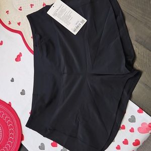 NWT! New, Womens Size 12 (Tall) Lululemon Speed Up Shorts 4 inch in Black.
